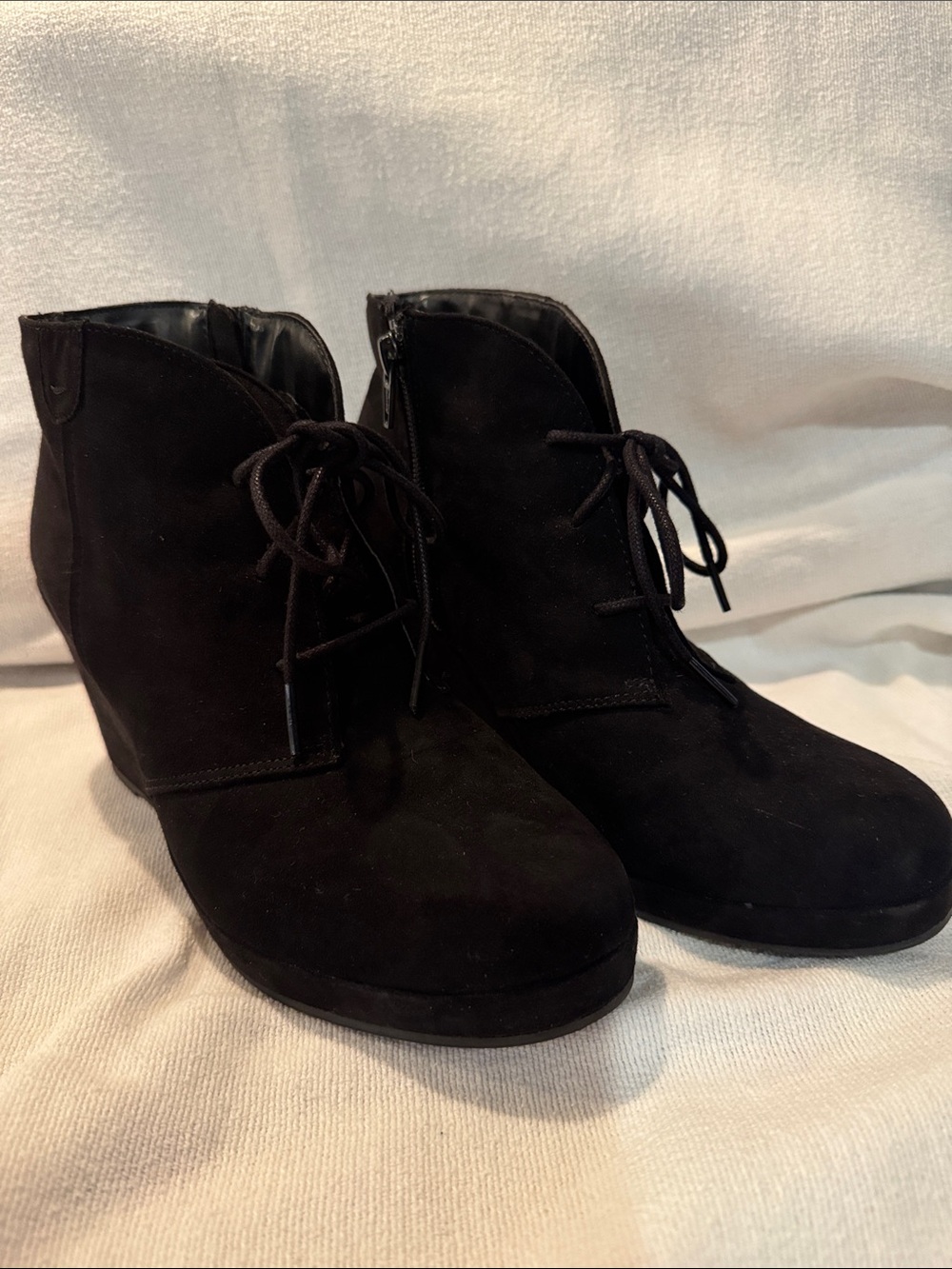 Merona Black Suede Lace-Up Side Zip Wedge Ankle Booties - Womens Size 9